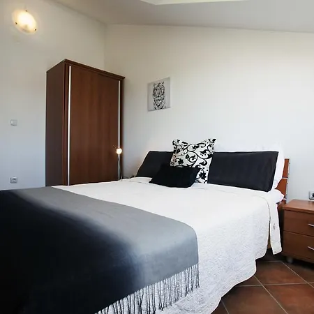 公寓 Penthouse Paulina - Large Sunny Terrace - Seaview - 250m To And Restaurants - Free Parking - And Ciovo - 15 Minutes To Airport *