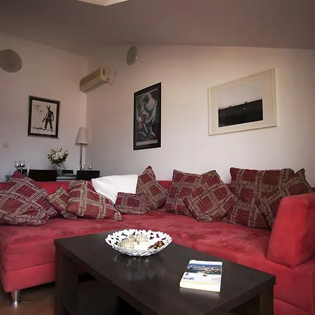 Penthouse Paulina - Large Sunny Terrace - Seaview - 250m To And Restaurants - Free Parking - And Ciovo - 15 Minutes To Airport