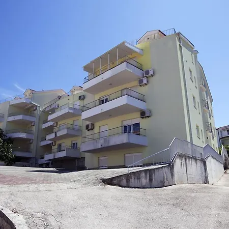 公寓 Penthouse Paulina - Large Sunny Terrace - Seaview - 250m To And Restaurants - Free Parking - And Ciovo - 15 Minutes To Airport