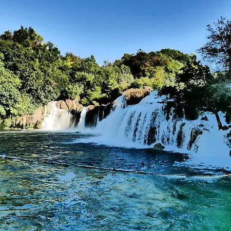 Penthouse Paulina - Large Sunny Terrace - Seaview - 250m To And Restaurants - Free Parking - And Ciovo - 15 Minutes To Airport Appartamento