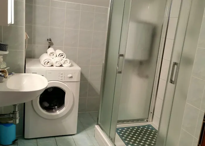 Penthouse Paulina - Large Sunny Terrace - Seaview - 250m To And Restaurants - Free Parking - And Ciovo - 15 Minutes To Airport Apartamento *