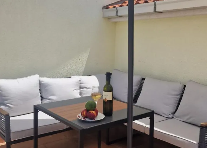 Penthouse Paulina - Large Sunny Terrace - Seaview - 250m To And Restaurants - Free Parking - And Ciovo - 15 Minutes To Airport Apartamento Trogir