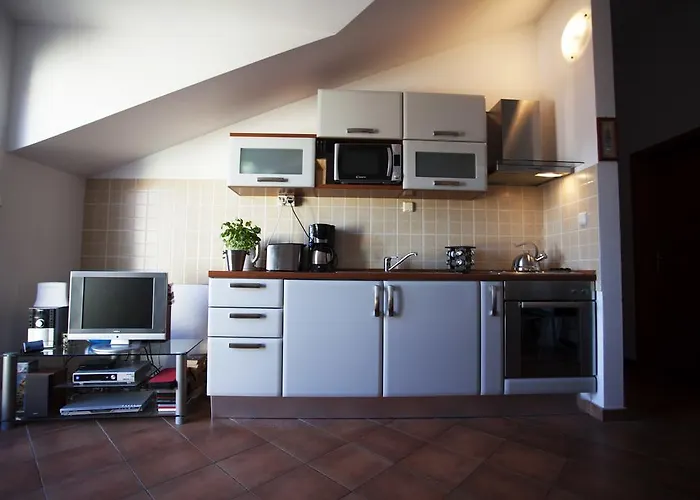 Penthouse Paulina - Large Sunny Terrace - Seaview - 250m To And Restaurants - Free Parking - And Ciovo - 15 Minutes To Airport