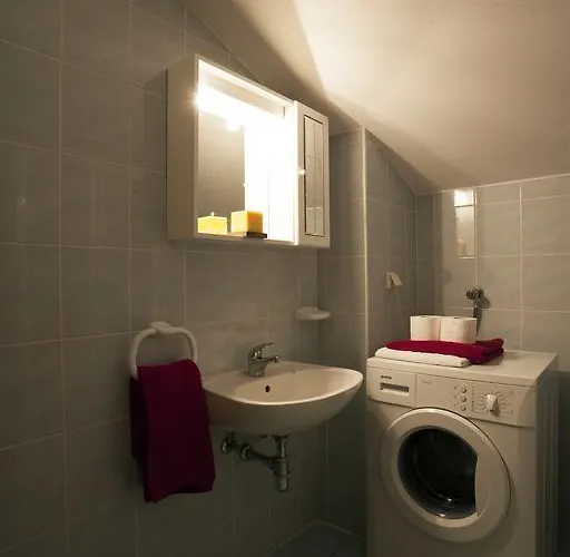 Apartamento Penthouse Paulina - Large Sunny Terrace - Seaview - 250m To And Restaurants - Free Parking - And Ciovo - 15 Minutes To Airport