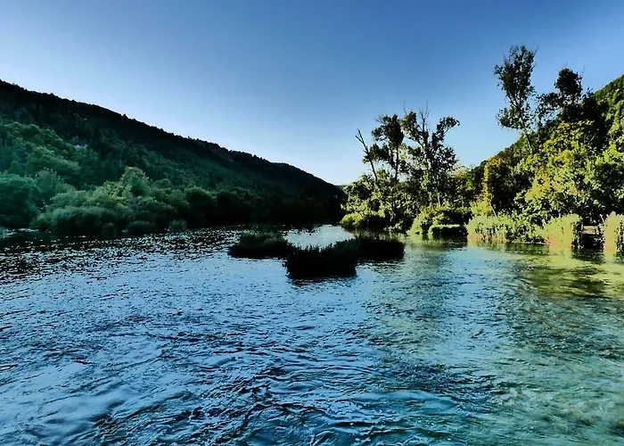 Penthouse Paulina - Large Sunny Terrace - Seaview - 250m To And Restaurants - Free Parking - And Ciovo - 15 Minutes To Airport Trogir