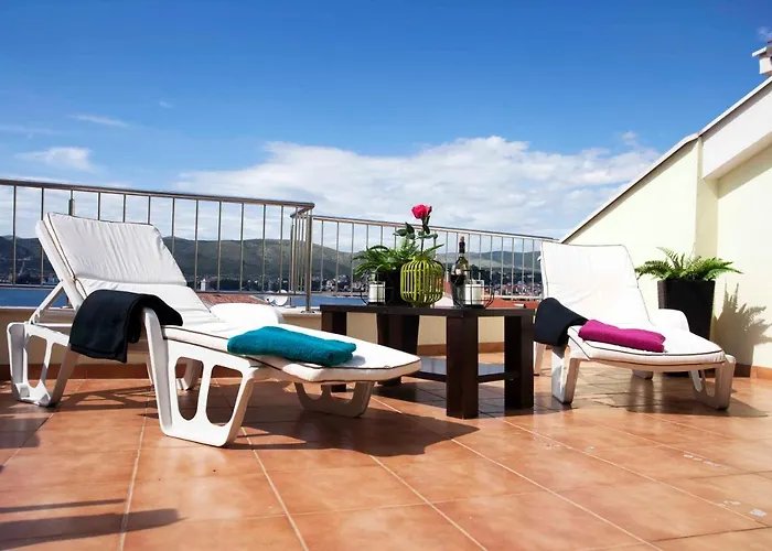 Penthouse Paulina - Large Sunny Terrace - Seaview - 250m To And Restaurants - Free Parking - And Ciovo - 15 Minutes To Airport Apartamento *